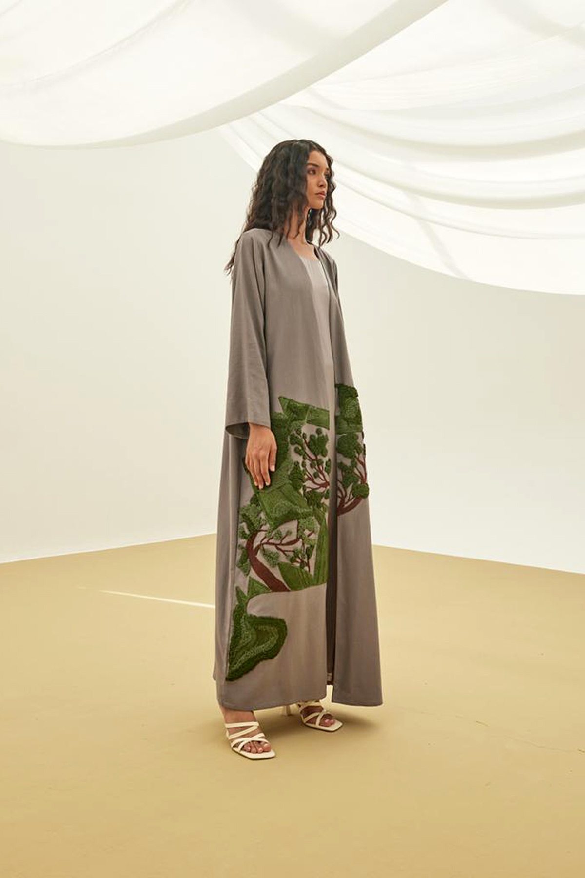 AW23LookA01